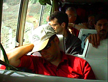 Karakoram Highway, Magnus sover i bussen